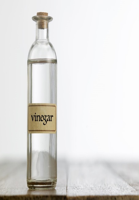 Surprising Vinegar Uses: White Vinegar Uses | Reader's Digest